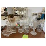Q - MIXED LOT OF GLASS JARS & VASES (K476)