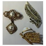 S2 - THREE COSTUME JEWELRY BROOCHES (J1)