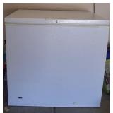 S2 - FRIGIDAIRE HEAVY DUTY COMMERCIAL FREEZER (G21