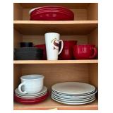 J2 - FESTIVE DINNERWARE AND MUG SET