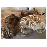 J2 - LOT OF FOUR WIGLETS (A36)