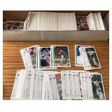 J2 - LOT OF COLLECTIBLE BASEBALL CARDS (C105)