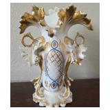J2 - ANTIQUE FRENCH-STYLE PORCELAIN VASE (C85)
