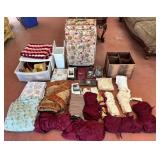 J1 - MIXED LOT OF TABLE LINENS, SUITCASE (GM6)
