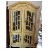 J1 - FRENCH COUNTRY LIGHTED CURIO CABINET (L15)