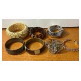 J1 - LOT OF BANGLE BRACELETS (5