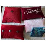 N2 - PLUSH DECORATIVE PILLOWS (B30)