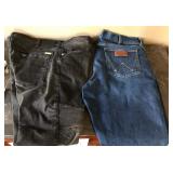 N2 - DESIGNER MEN'S JEANS PAIR SZ 38-40