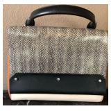 N2 - CHIC SNAKESKIN STYLE HANDBAG