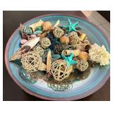 N2 - ART GLASS DISH WITH POTPOURRI/SHELLS (K6)