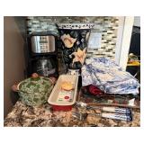 N2 - COFFEE MAKER, BAKEWARE, TABLE  LINENS, VASE
