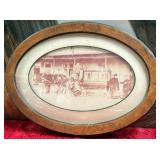 11 - ANTIQUE PHOTO IN OVAL FRAME (B84)