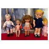 81 - LOT OF COLLECTIBLE DOLLS (Z112)