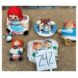81 - RAGGEDY ANN MOTIF COLLECTIBLES (Z42)