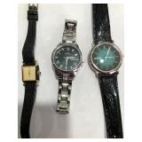 464 - LOT OF THREE WATCHES (A33)