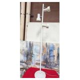 502 - WHITE CONTEMPORARY FLOOR LAMP(M39)