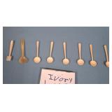 11 - LOT OF VINTAGE IVORY SPOONS (L48)