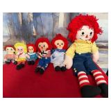 81 - LOT OF COLLECTIBLE DOLLS (Z122)