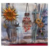 502 - MIXED LOT WALL DECOR & WIND CHIMES (M58)