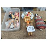 81 - LOT OF COLLECTIBLE DOLLS (Z43)