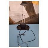 11 - ADJUSTABLE DESK LAMP (L33)