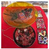 502 - DECORATIVE WALL HANGINGS & PLATTER (M70)