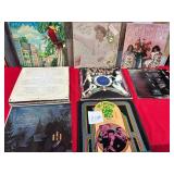 81 - MIXED LOT OF VINYL RECORDS (Z278)