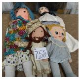 81 - LOT OF COLLECTIBLE DOLLS (Z53)