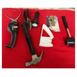 502 - MIXED LOT OF HAND TOOLS (M87)