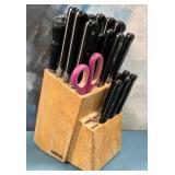 502 - FARBERWARE KITCHEN KNIVES WITH BLOCK
