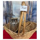 502 - BASKET & CANDLE LANTERN (M68)