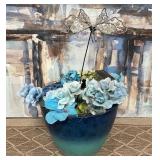 502 - VASE WITH FAUX FLOWERS & BUTTERFLY (M10)