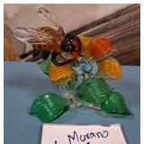 11 - MURANO ART GLASS BEE & FLOWER (L70)