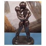 11 - SCULPTURE OF COUPLE KISSING 14"T (L71)