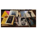 S1 - MIXED LOT OF VINYL RECORDS (L140)