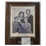 N1 - SIGNED PATTY DUKE SHOW CAST PHOTO (L204)