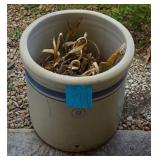 N1 - STONEWARE CROCK PLANTER (Y11)
