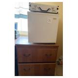 N1 - TWO-DRAWER CHEST, MINI FRIDGE, CASE (O6)