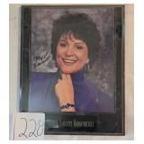 N1 - STAR TREK MAJEL BARRETT RODDENBERRY PHOTO