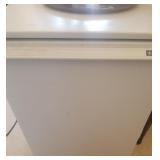 N3 - GE MINI-FRIDGE (G74)