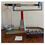 N3 - OHAUS CENT-O-GRAM SCALE (O52)