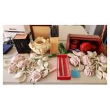 S3 - WALL DECOR, VASE, KNIVES & MORE (G47)