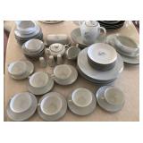 S3 - ROYAL ELEGANCE CREATIVE DISHWARE (L151)