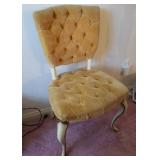 S3 - VINTAGE-STYLE ACCENT CHAIR (E20)