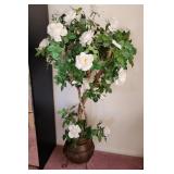 S3 - FAUX ROSE TREE IN PLANTER (L33)
