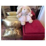 S3 - CUBE STORAGE FOOTSTOOL, PILLOWS, BUNNY
