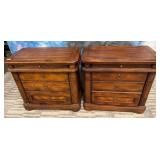 513 - MATCHING WOOD NIGHTSTAND PAIR
