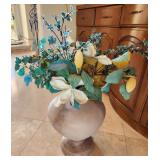 20 - BEAUTIFUL DECORATIVE FLORAL ARRANGEMENT