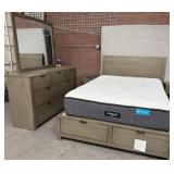 520 - MODERN BEDROOM FURNITURE SET