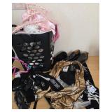 J3 - MIXED LOT OF CLOTHING & ACCESSORIES (L250)